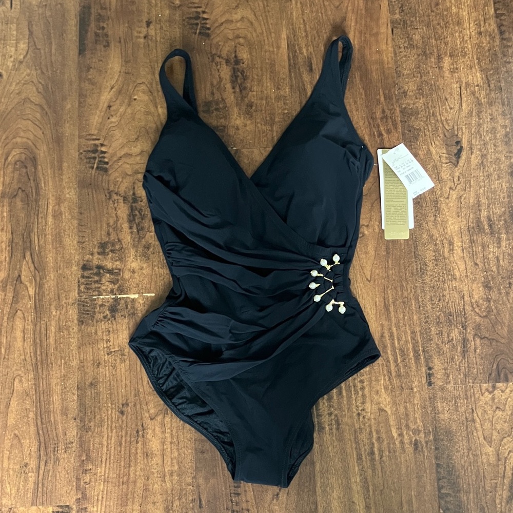 NWT Gottex Black One-Piece Rushed Swimsuit with Side Hardware Detail size US 10